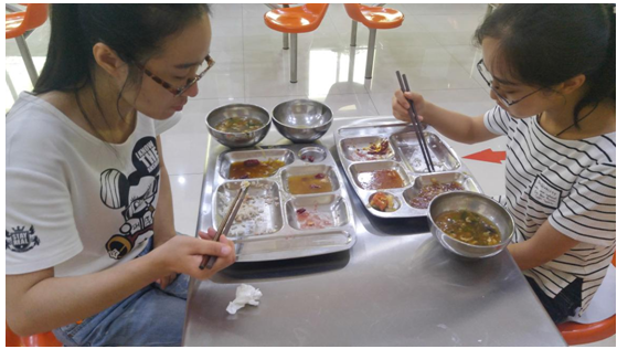 连日来,在食堂开展文明餐桌活动,不断增强员工节约意识.